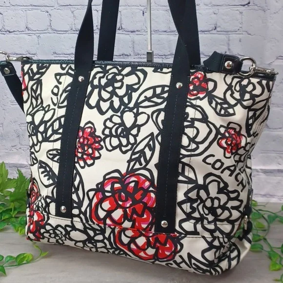 Coach Poppy Flower Graffiti Large Tote - Picture 5 of 15
